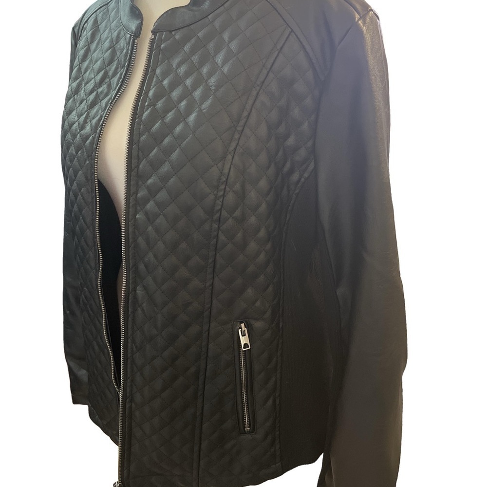 Women's Moto Vegan Leather Zip Up Quilted Jacket Large Faux Fur - Picture 5 of 8